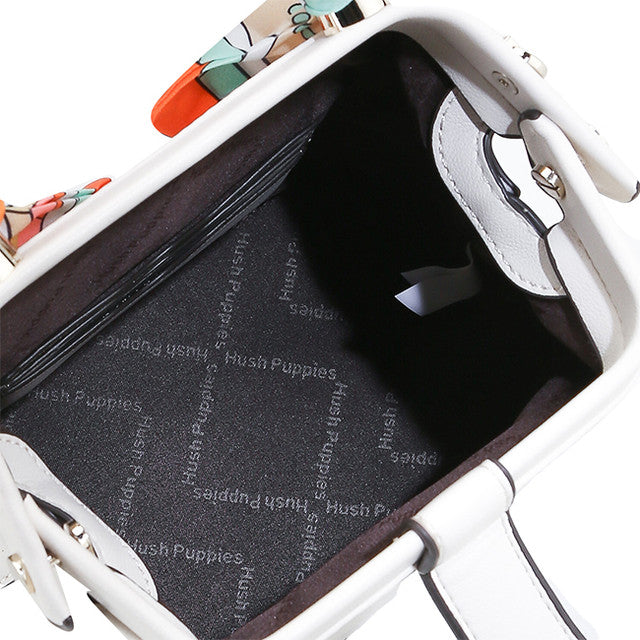 Dion Top Handle M In Beige
