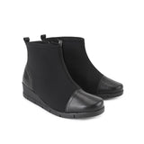 Gilly Havin In Black