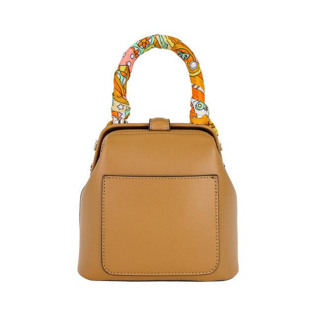 Dion Top Handle M In Tan