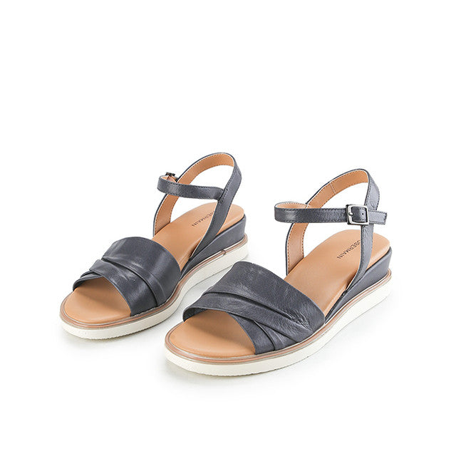 Meg Jett In Navy