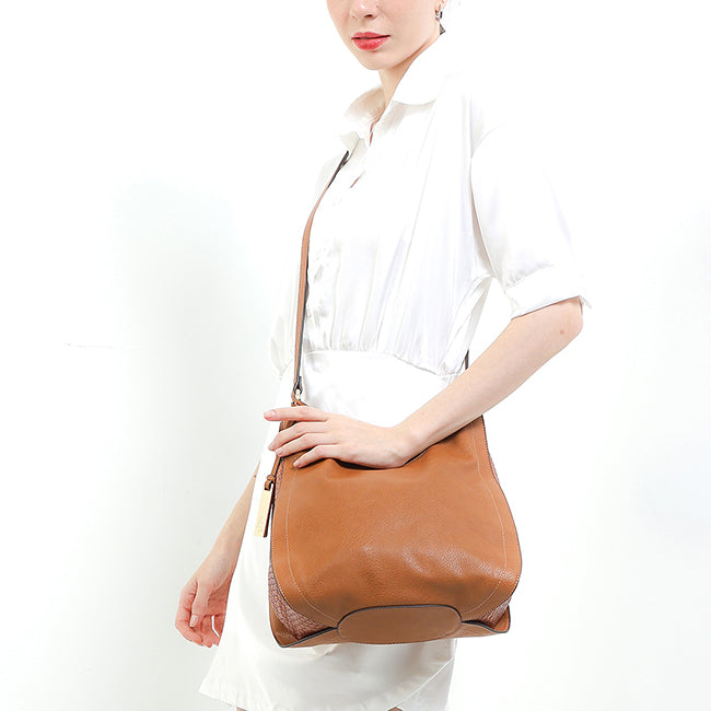 Issaya Hobo (S) In Camel