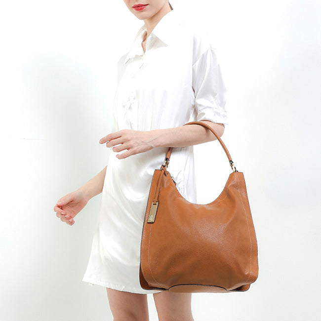 Issaya Hobo (M) In Camel