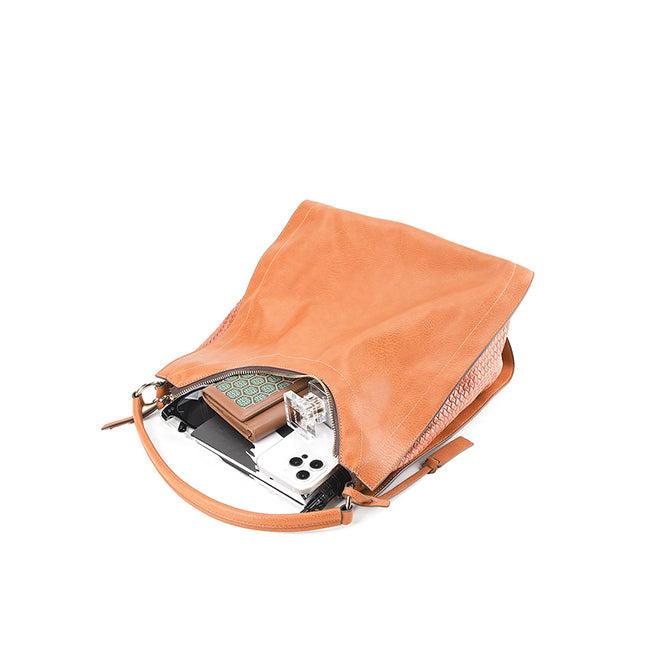 Issaya Hobo (M) In Camel