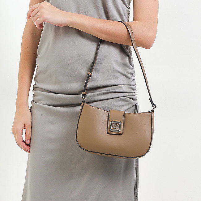 Everly Shoulder In Taupe