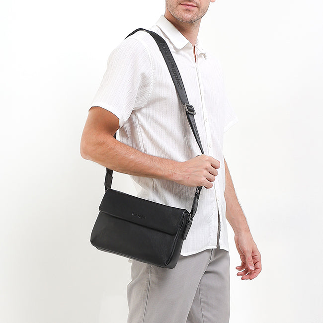 Hush Puppies Men Bags Walley Messenger Bag In Black