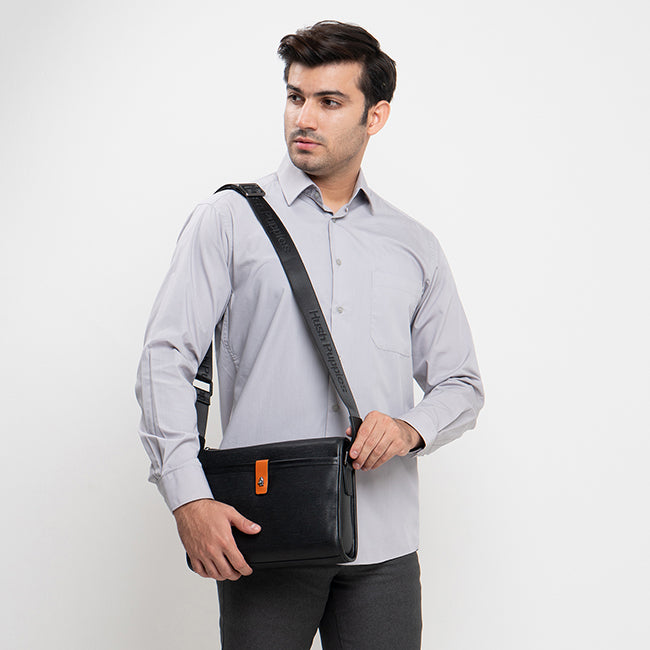 Hush Puppies Men Anthony Messenger Bag In Black