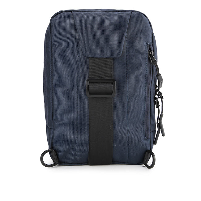 Zayn Chest Bag In Navy