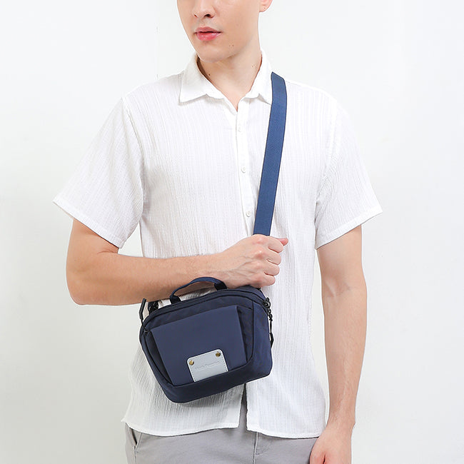 Zinc Sling Bag - S In Navy