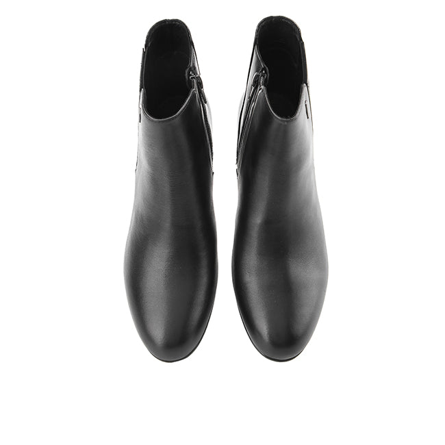 Sharon Rain In Black