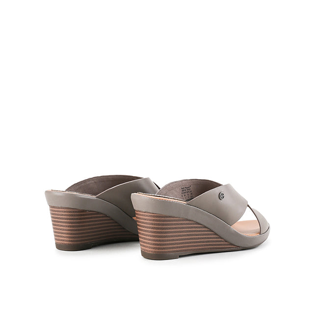 Hush Puppies Shoes Wanita Wedges Gretna Cross In Taupe