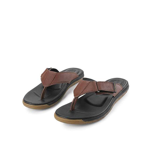 Hush Puppies Sandal Toepost Pria Trevas Dax Toepost In Brown