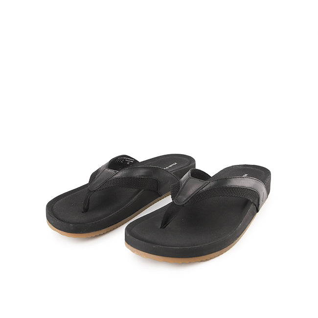 Merritt Toepost In Bold Black Leather