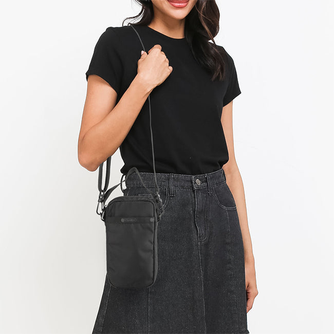 LeSportsac Tas Mini Bag Unisex Mini Phone Crossbody In Recycled Black