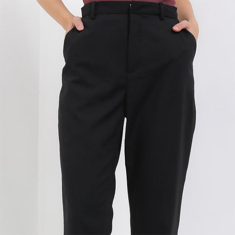 Pyrus In Black