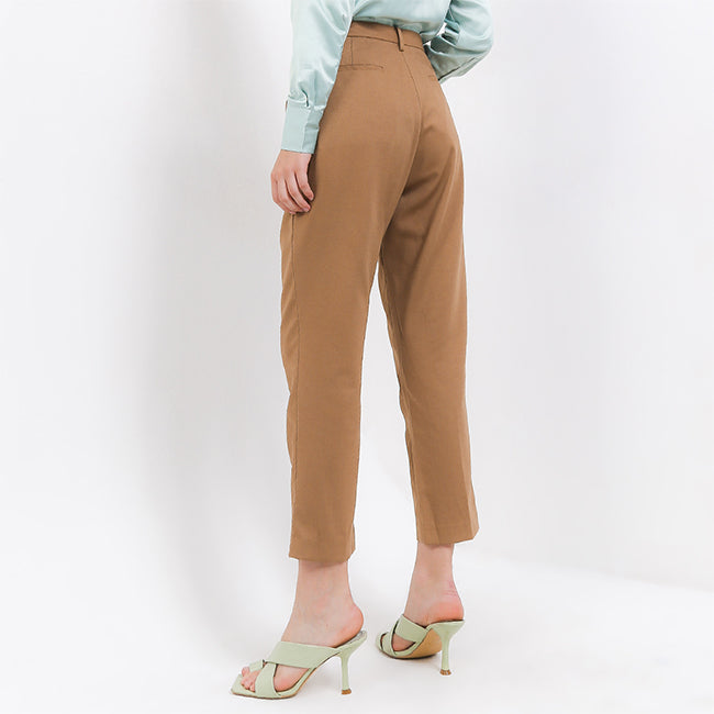 Pyrus In Brown