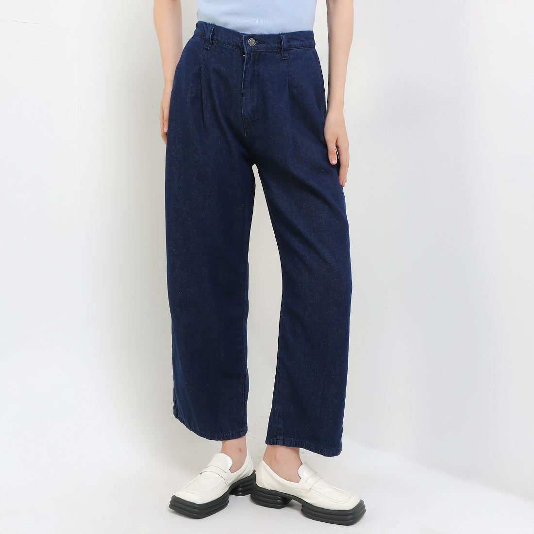 Munroe In Dark Blue