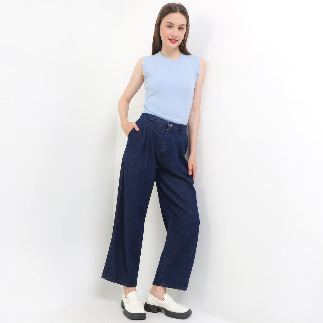 Munroe In Dark Blue