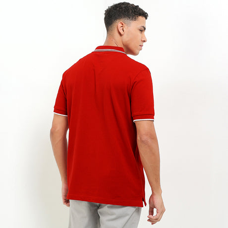 Larus In Red