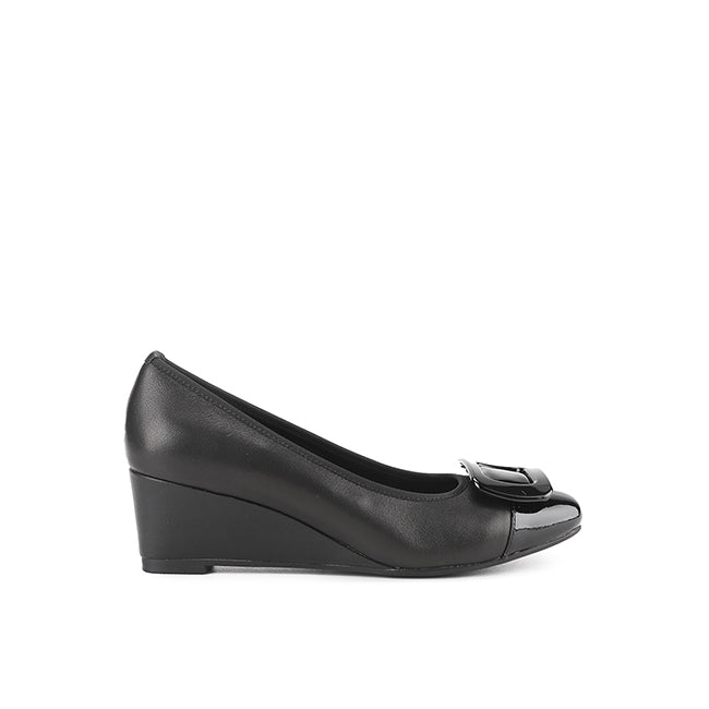 Agatha Lorena In Black