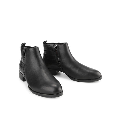 Genia Rocca In Black
