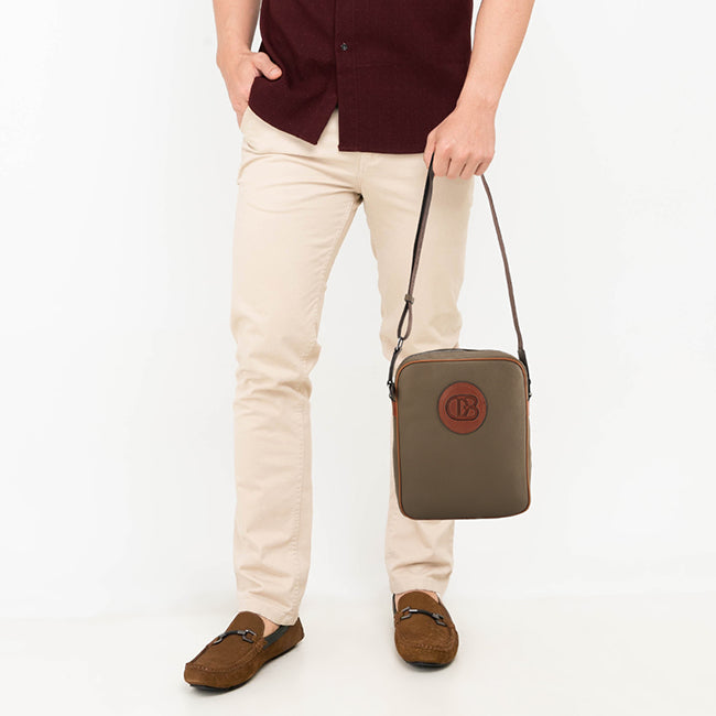 Obermain Tas Pria Jasper Sling Bag-L In Taupe
