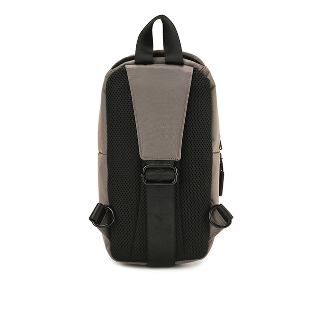 Obermain Tas Pria James 4 Chest Bag In Brown