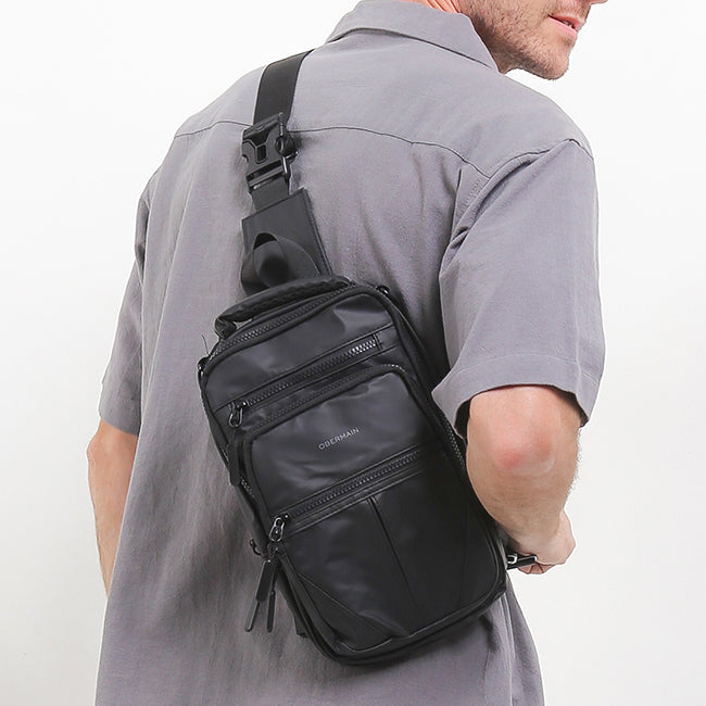 Tyce 5 Chest Bag In Black