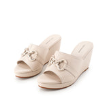 Marla Colter In Beige