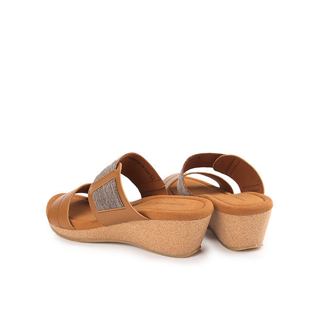 Jasmin Henri In Camel