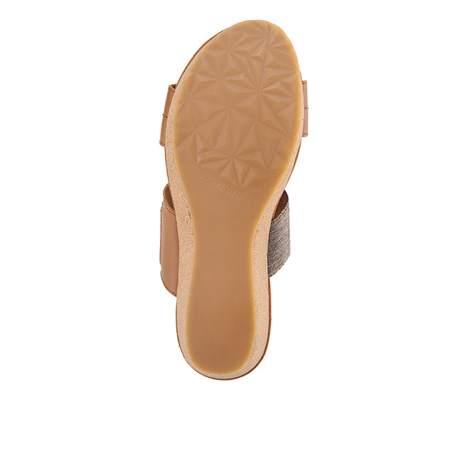 Jasmin Henri In Camel