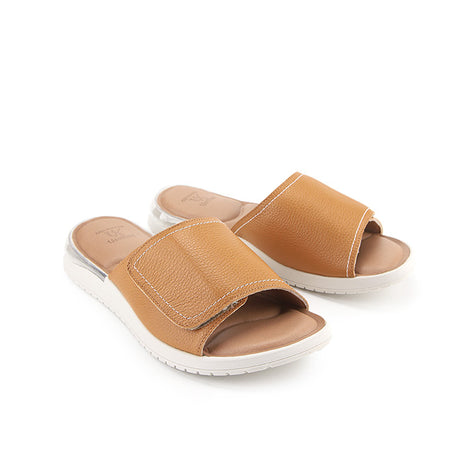 Mika Kinsley In Tan