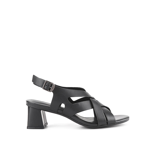 Poppy Clarine In Black