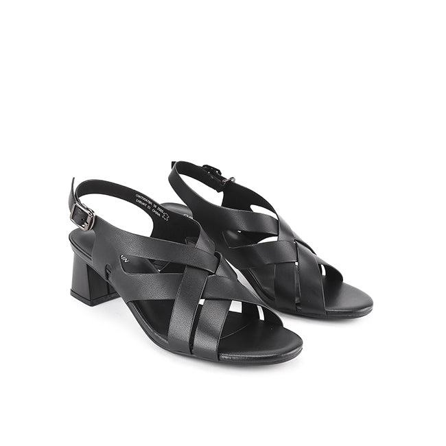 Poppy Clarine In Black