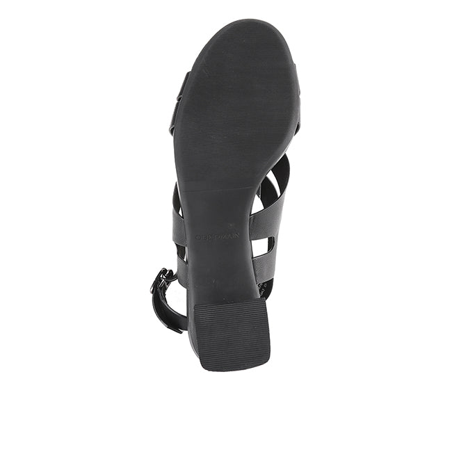 Poppy Clarine In Black