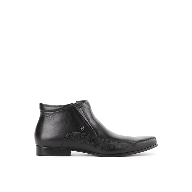 Playboy Sepatu Pria Ferza - Boots In Black