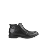 Gioni In Black