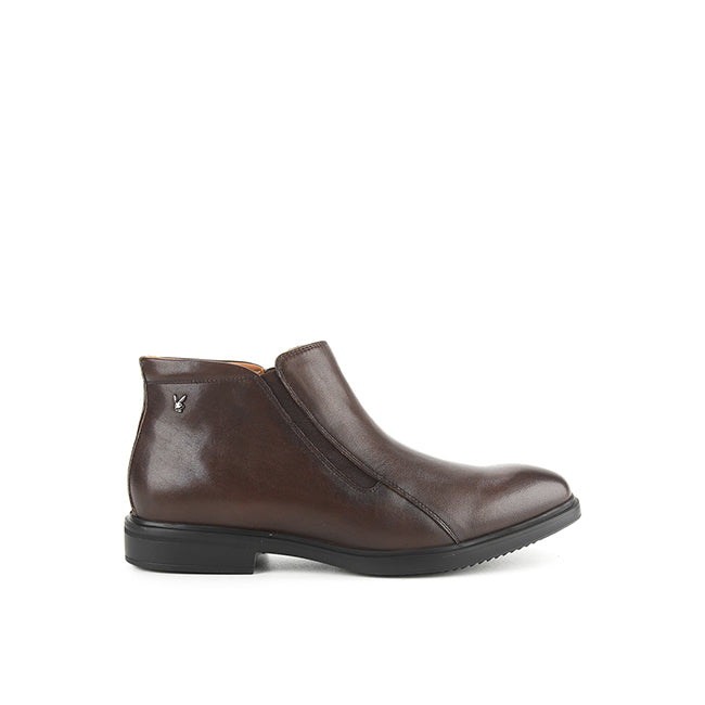 Gioni In Brown