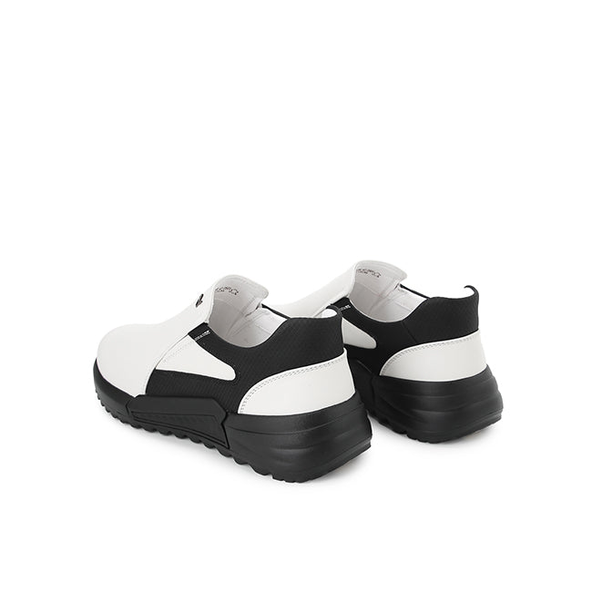 Walver Laces Up In White/Black