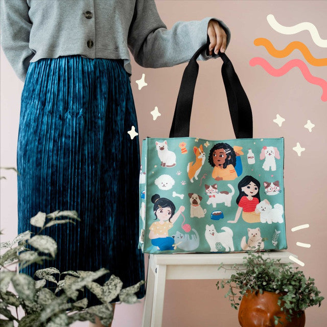 Sovlo Tivoli Tote Bag Indonesian Strong Woman And Her Pets