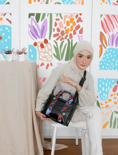Sovlo Mini Cleo Sling Bag Hardantee