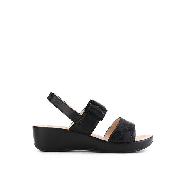Margi Gabrina  In Black