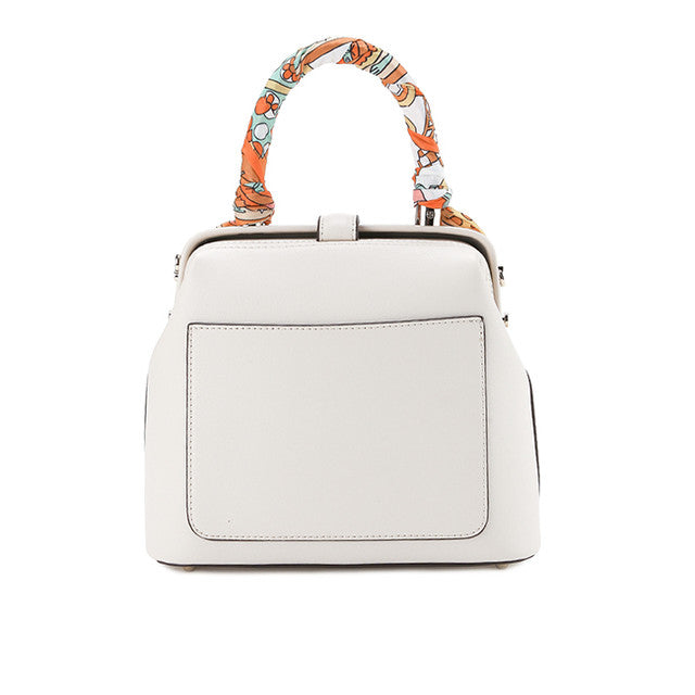 Dion Top Handle L In Beige