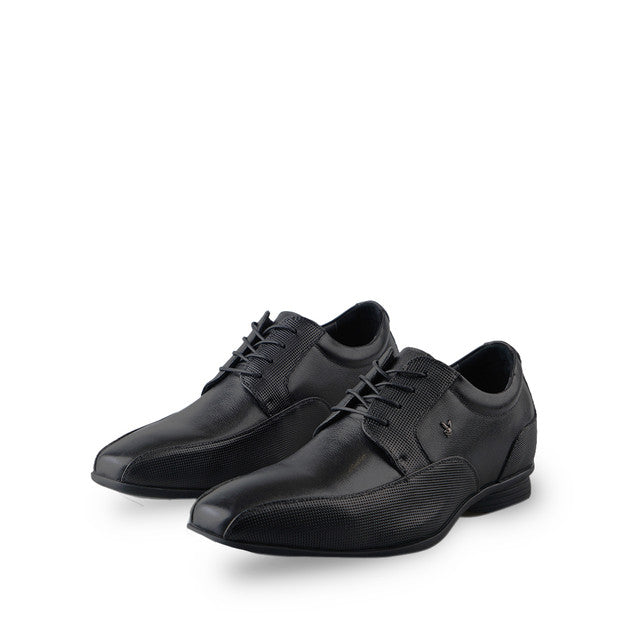 Playboy Shoes Pria Slip On Zharres Laces