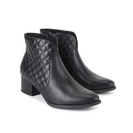 Anne Morna In Black