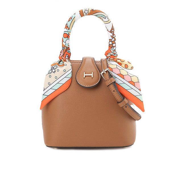 Dion Top Handle M In Tan