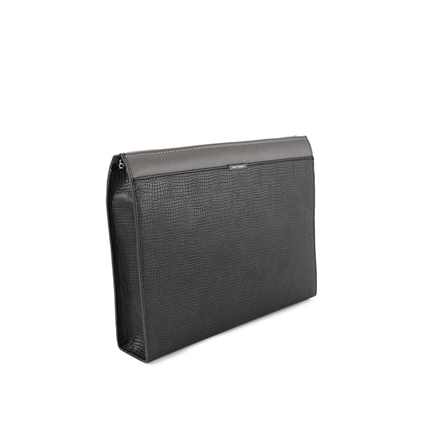 Gillis Clutch In Black