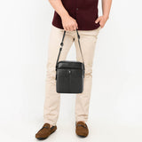 Hush Puppies Tas Pria Lewis Sling Bag In Black
