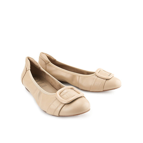 Gracie Rocca In Almond
