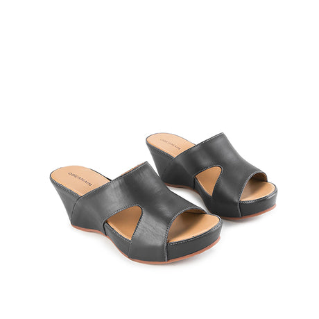 Melda Arwen In Navy
